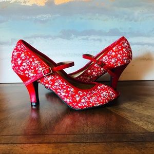 Madden Girl Retro Peep Toe Heels Size 9